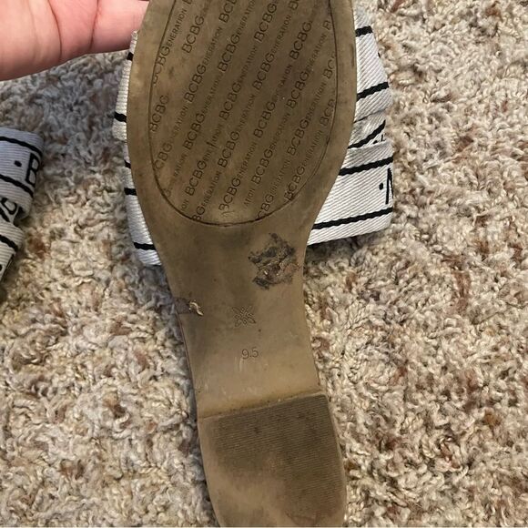 BCBGeneration Sandals size 9.5 - Picture 2 of 3